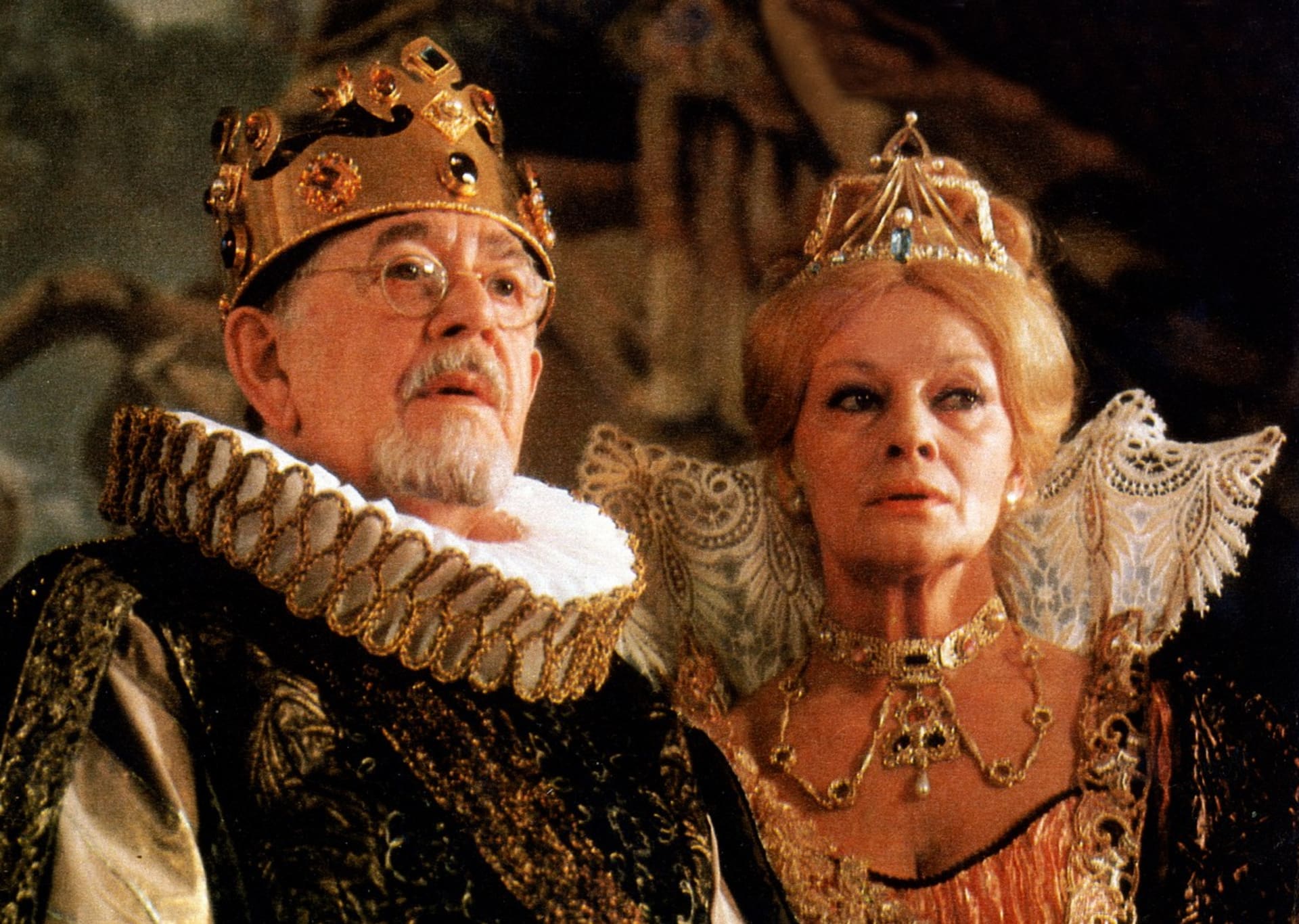 Vlastimil Brodský s Janou Brejchovou se znovu potkali jako královská dvojice v seriálu Arabela (1980).