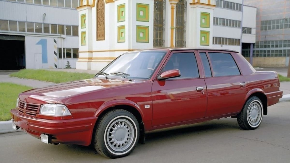 To je kníže Vladimir Dolgorukij, rok výroby 1997. Výrobní čísla tohoto vozu se zastavila na úsměvné cifře 1500 ks.