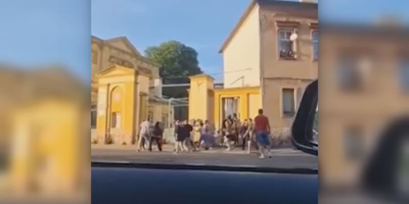 Policie řeší hromadnou bitku v Benátkách nad Jizerou