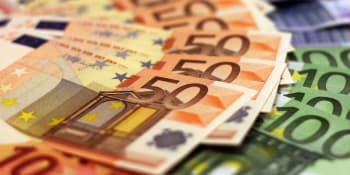 Čelilo by se inflaci lépe s eurem? Mylný názor, poslední hřebíček do rakve, míní ekonomové