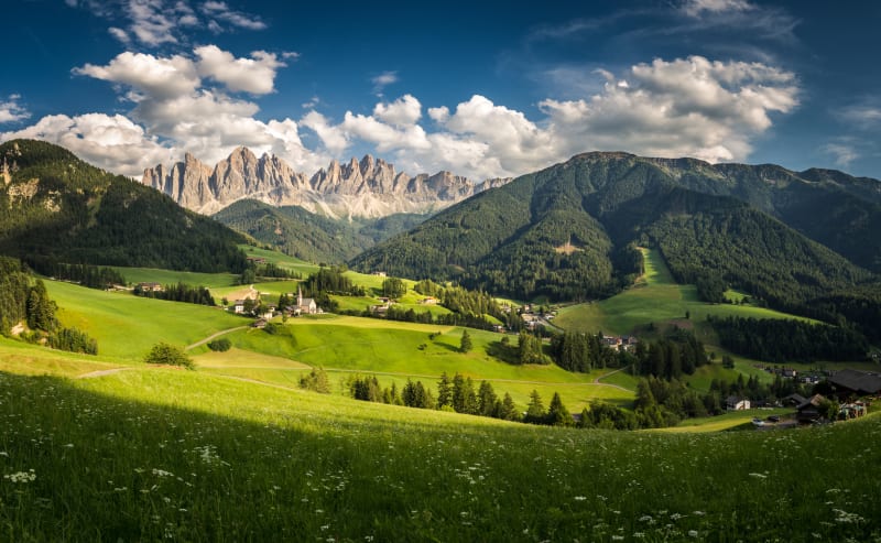 Národní park Dolomiti Bellunesi byl vyhlášen 12. července 1993, rozkládá se v regionu Benátsko (Veneto)
