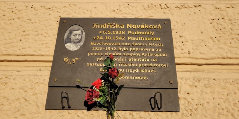 Pamětní deska připomínající hrdinství Jindřišky Novákové.