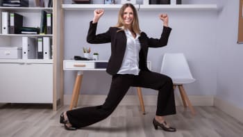 Jóga pro zdravé a krásné tělo: Office jóga jako ideální cvičení pro sedavé zaměstnání