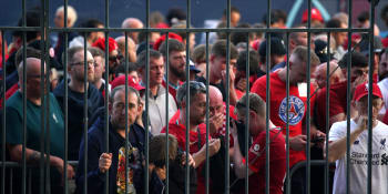 Kaňka na finále Ligy mistrů: Policie pozatýkala řady fanoušků, stovky lidí utrpěly zranění