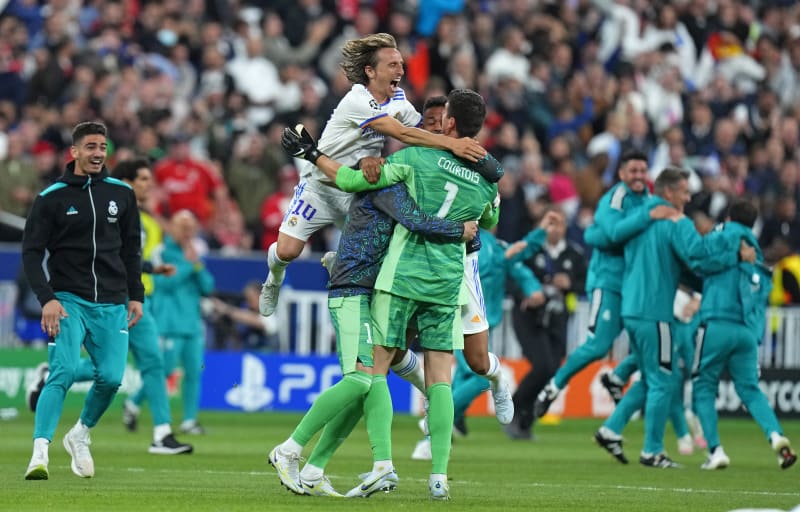 Fotbalisté Realu Madrid se radují z vítězství.