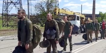 Rusové vyšetřují přes tisíc obránců Azovstalu. Do Moskvy převezli i vojáky z cizích zemí