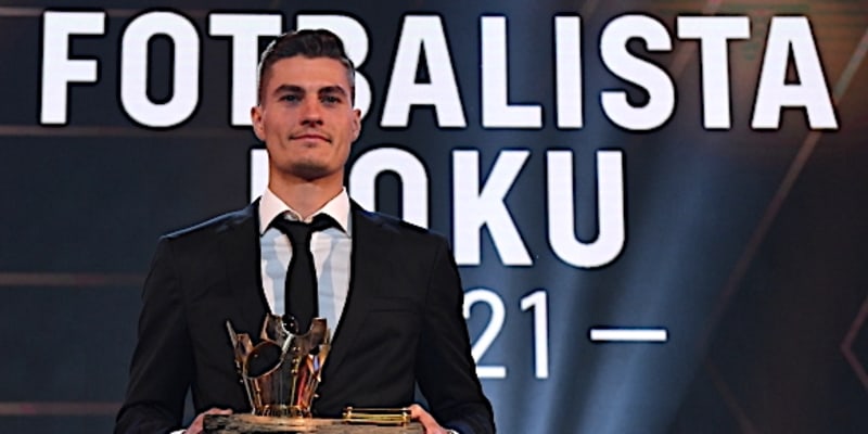 Patrik Schick poprvé v kariéře vyhrál anketu o českého fotbalistu roku. Útočník Leverkusenu porazil vítěze posledních dvou ročníků Tomáše Součka.