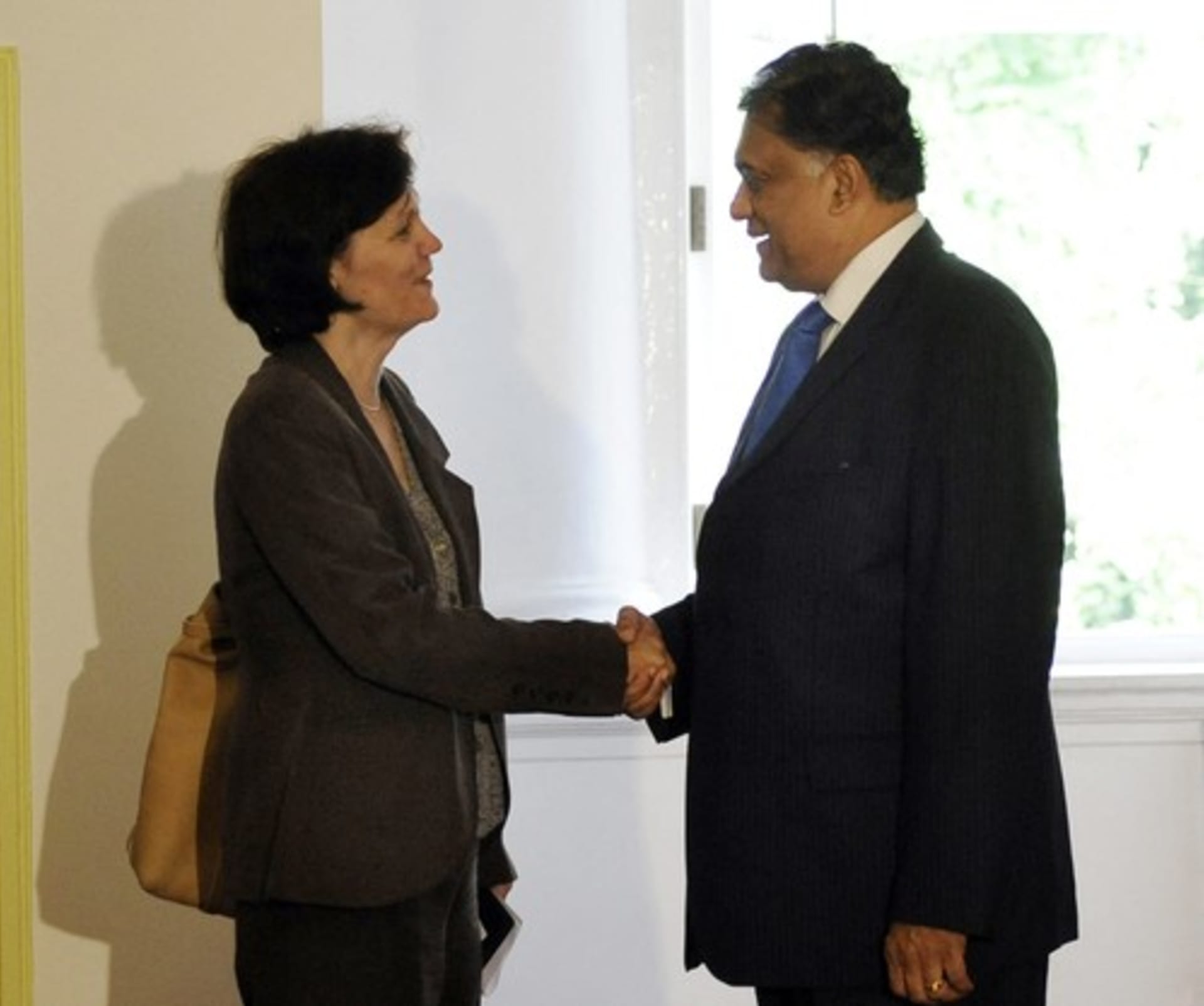 Helena Bambasová a někdejší ministr zahraničí Srí Lanky Rohitha Bogollagama