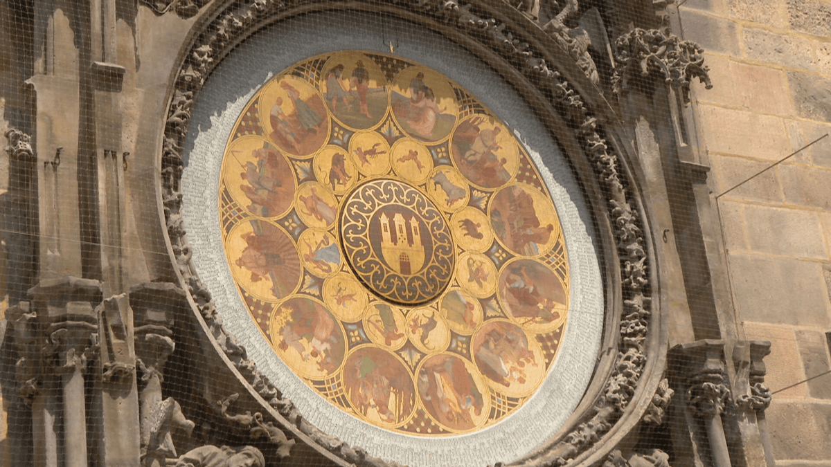 Zrekonstruované kalendarium na Pražském orloji