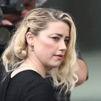 Herečka Amber Heard nesouhlasí s verdikt poroty u soudu s Johnny Deppem.