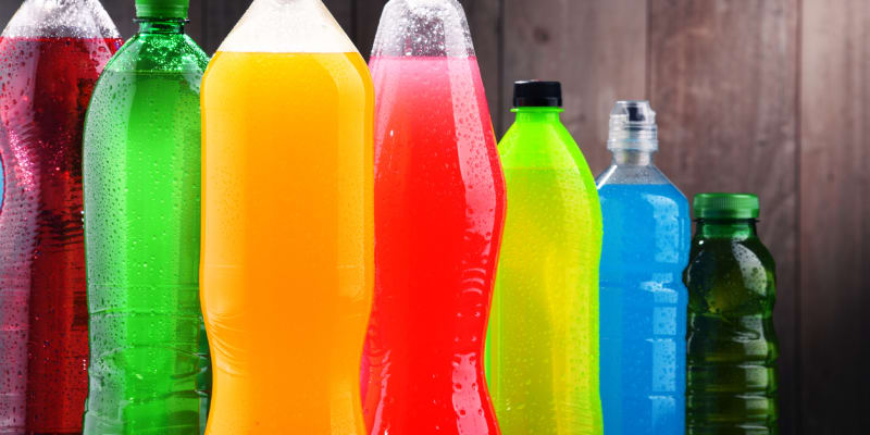 Slazené nápoje tělu kromě cukru nedají z pohledu živin prakticky nic.