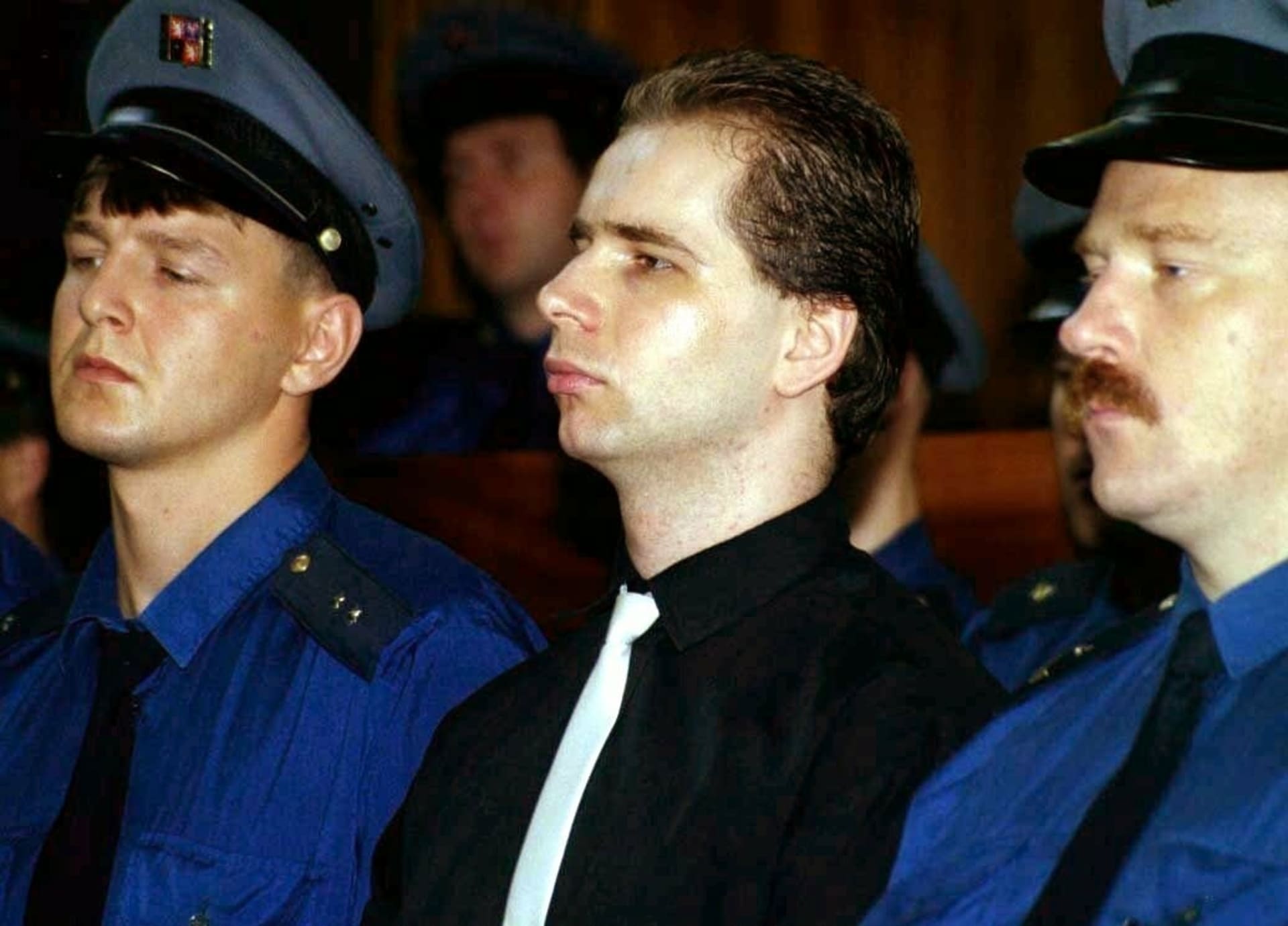 Oto Biederman odsouzen na doživotí za pět vražd. Krajský soud v Ostravě, září 1998 