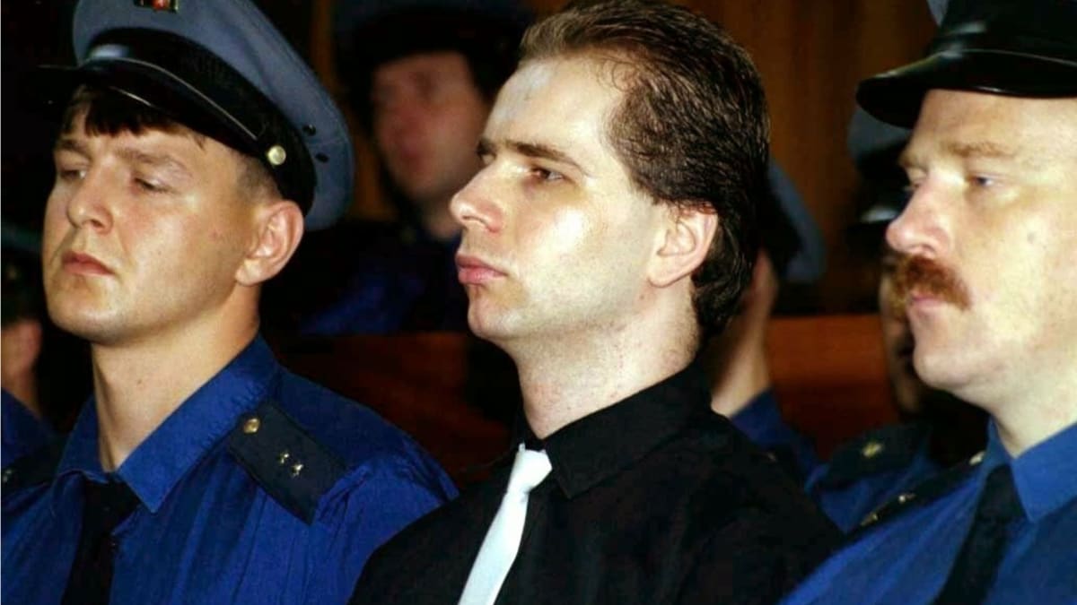 Oto Biederman odsouzen na doživotí za pět vražd. Krajský soud v Ostravě, září 1998 