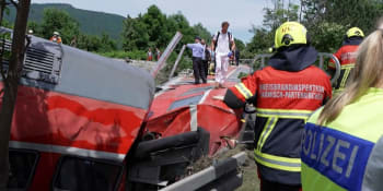 Tragická nehoda vlaku na jihu Bavorska: Zemřeli čtyři lidé, 15 dalších se vážně zranilo