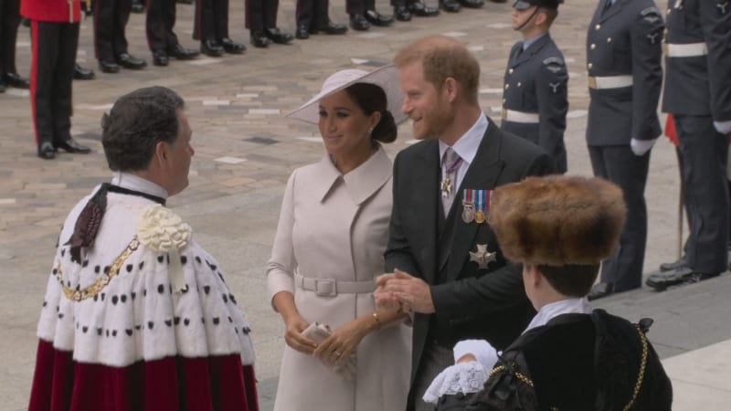 Princ Harry a Meghan na bohoslužbě v rámci oslav platinového jubilea
