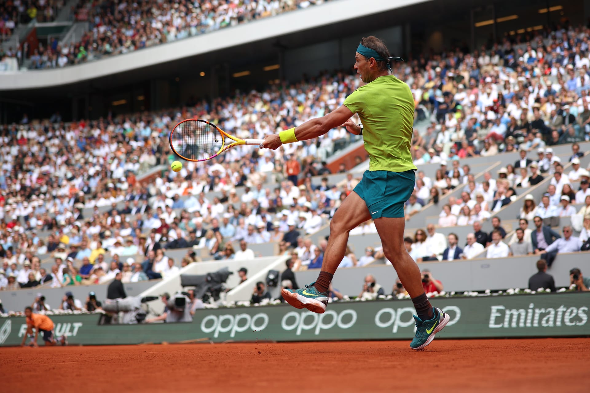 Forhend Rafaela Nadala během finále Roland Garros.