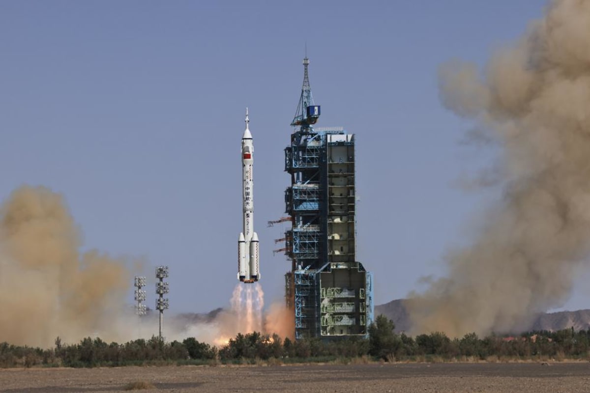 Start čínské rakety Long March 5B 