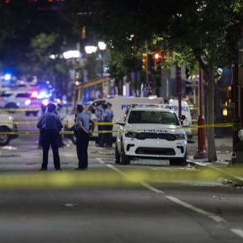 Ve Filadelfie střelci zavraždili tři lidi, další zranili.