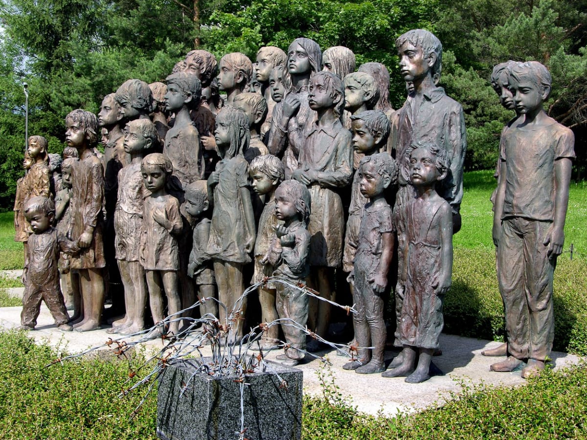Pomník 82 dětí zavražděných v koncentračních táborech