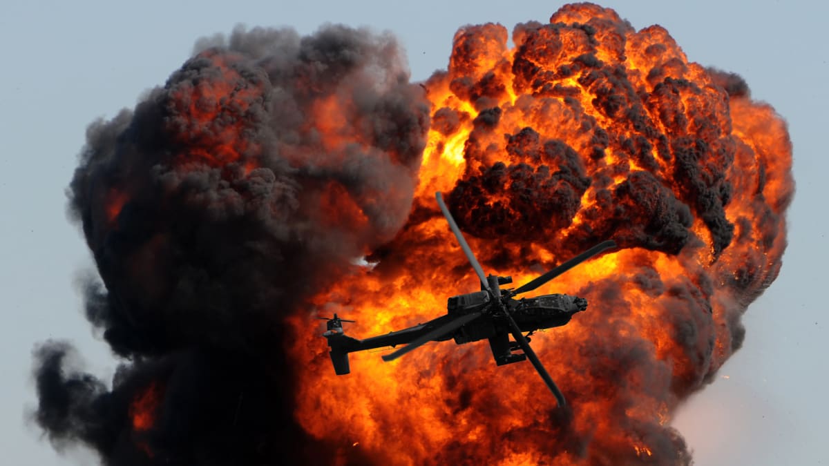 Helikoptéra a mohutný výbuch