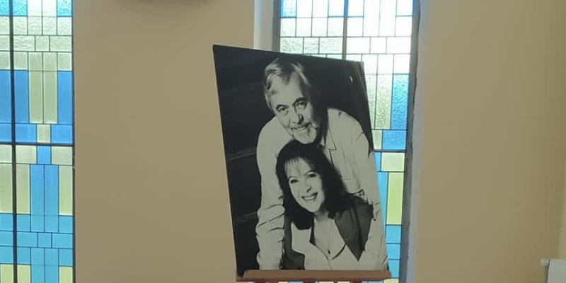 Společná fotografie Josefa a jeho zesnulé manželky Libuše z hercova pohřbu.