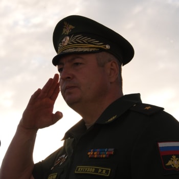 Ruský generálmajor Roman Kutuzov zemřel během invaze na Ukrajině. 