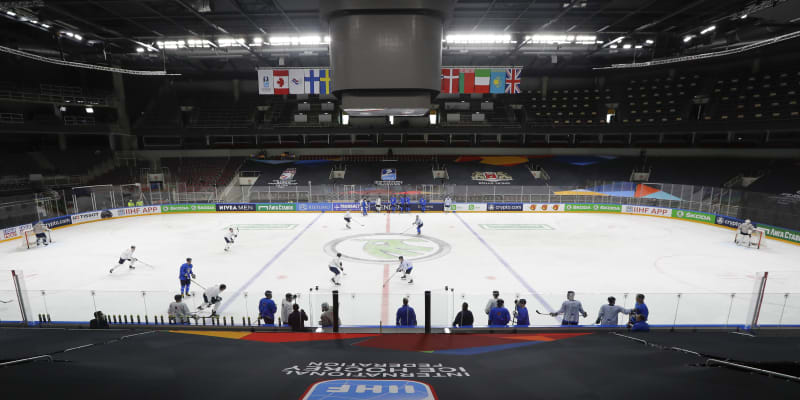 Lotyšsko hostilo MS v hokeji v roce 2021. Kvůli koronavirové pandemii se však šampionát odehrál bez účasti fanoušků na stadionech.