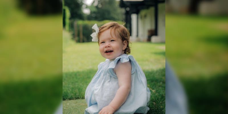 Harry a Meghan zveřejnili novou fotografii dcery Lilibet, která nedávno oslavila své první narozeniny