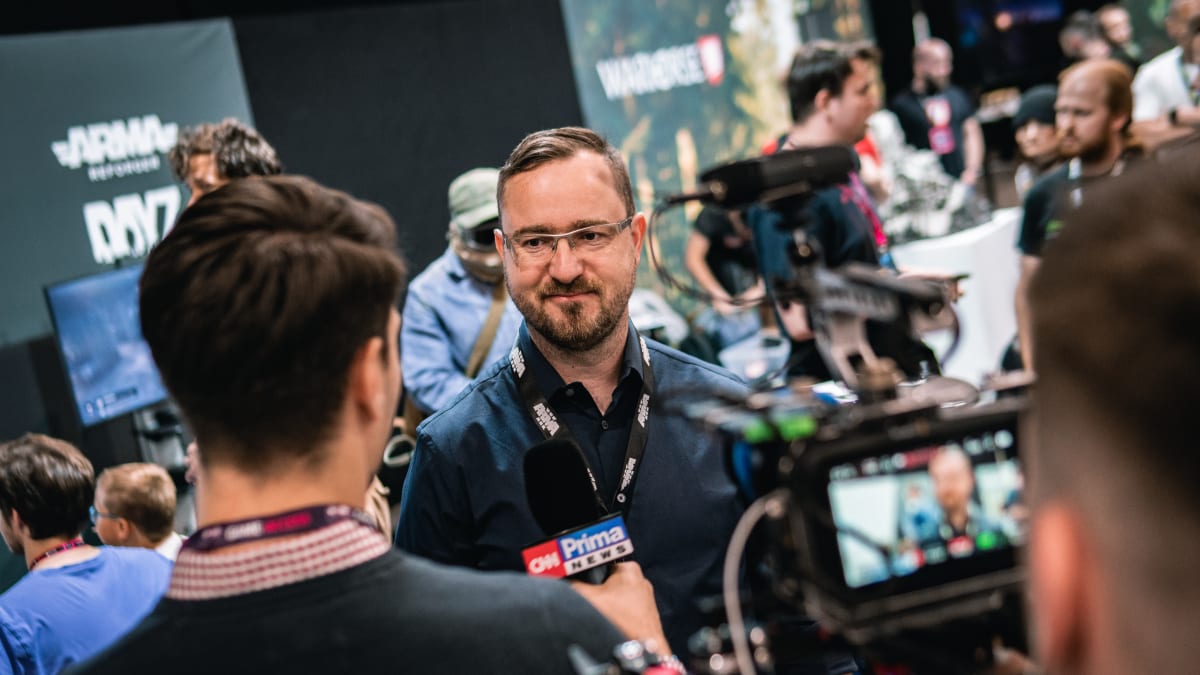 Štáb pořadu CNN Prima Gaming vyzpovídala známé i neznámé tváře českého herního průmyslu. Na dotazy redakce odpovídal třeba kreativní ředitel Bohemia Interactive, Ivan Buchta.