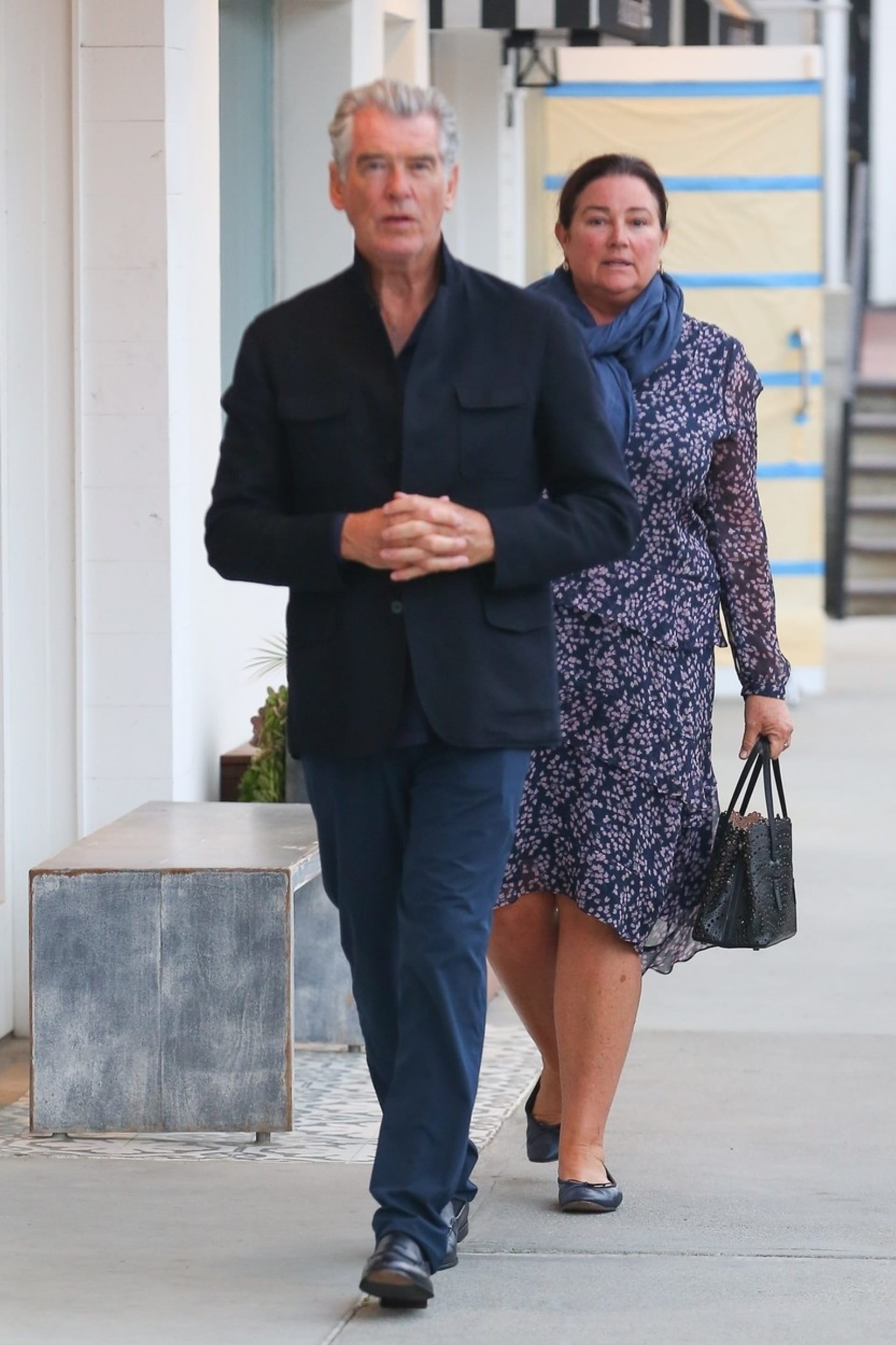 Pierce Brosnan vzal svou manželku na večeři do restaurace v Malibu.