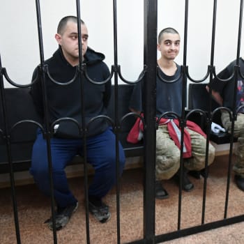 Soud v samozvané Doněcké lidové republice na Ukrajině odsoudil k trestu smrti dvojici Britů a občana Maroka,