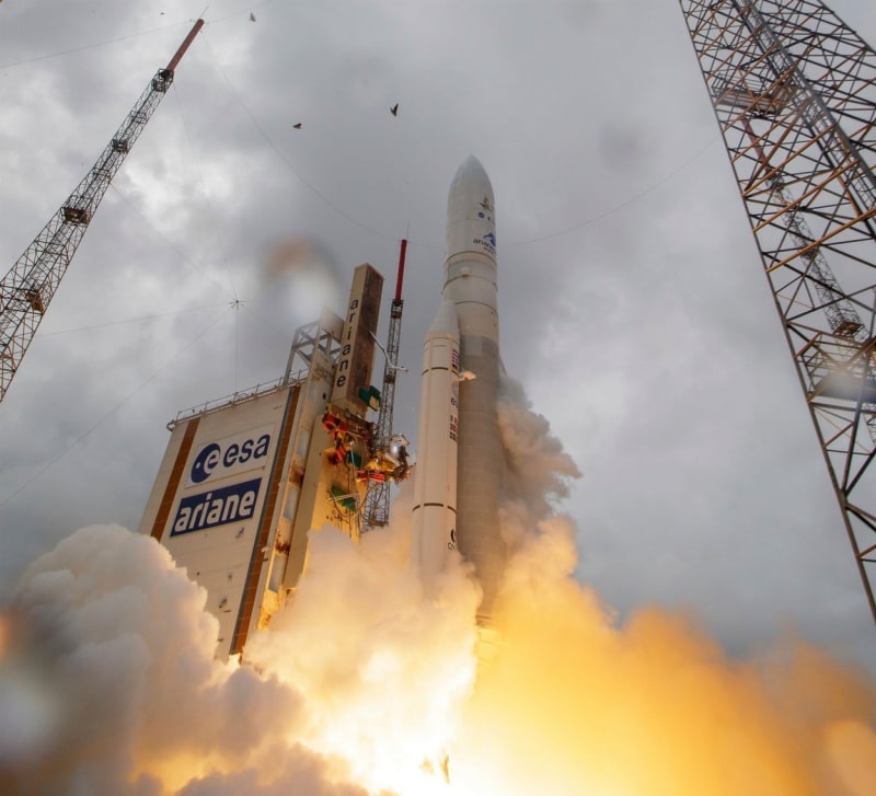 Start rakety Ariane 5, která Webbův teleskop vynesla do kosmu.
