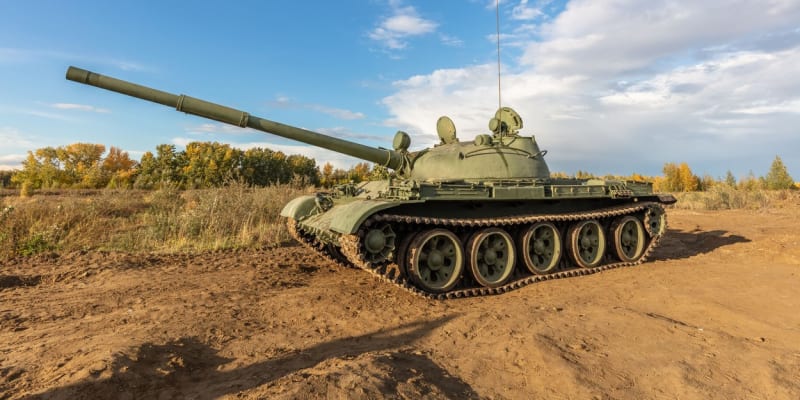 Rusové na jižní Ukrajině nasadili i zastaralé tanky T-62.