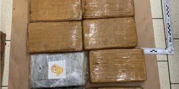 Další jihoamerický kokain v Česku. Drogy za čtvrt miliardy našli na Ústecku