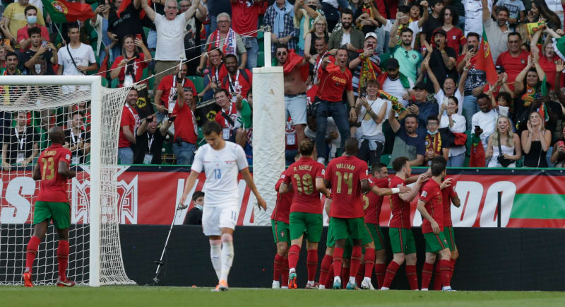 Portugalci rozhodli zápas v prvním poločase dvěma slepenými góly.