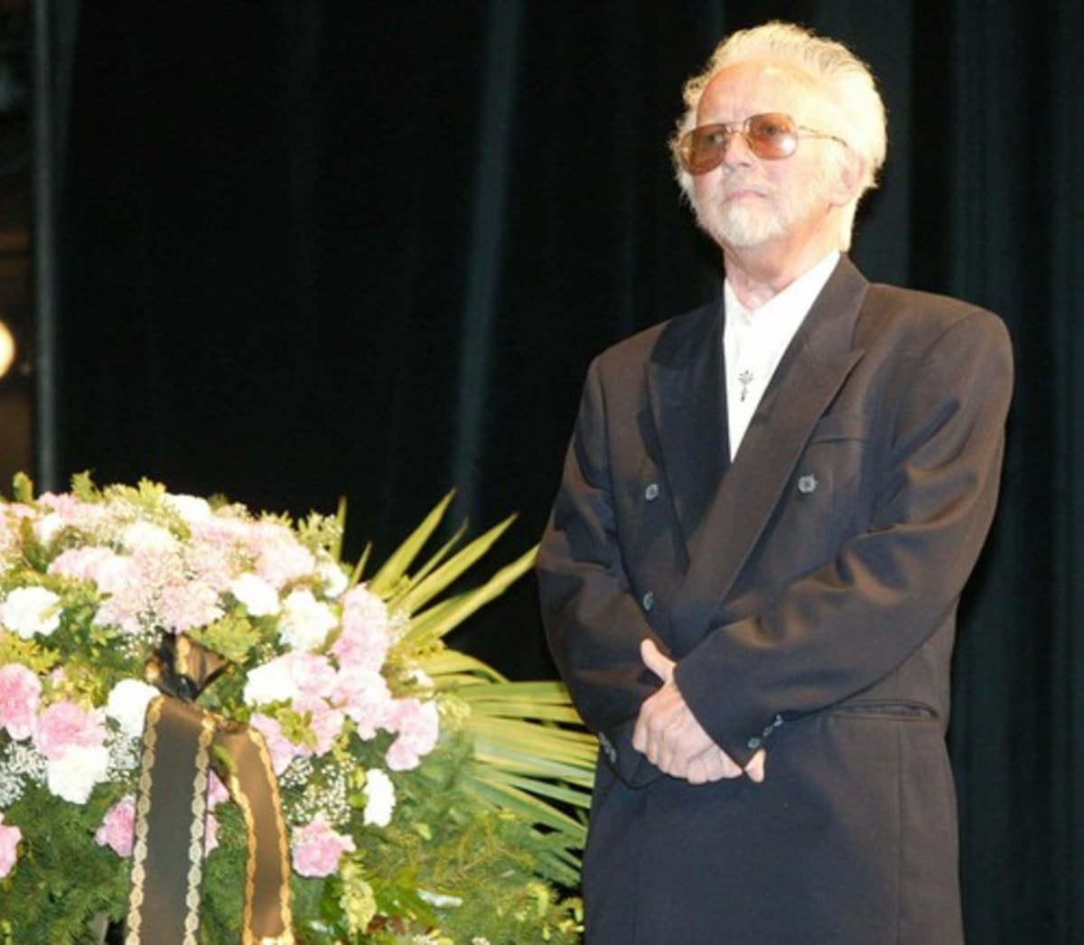 Stanislav Fišer na pohřbu Stelly Zázvorkové v roce 2005