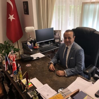 Turecký velvyslanec v Česku Egemen Bagis