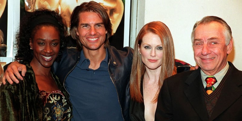Philip Baker Hall si ve filmu Magnolia zahrál po boku Toma Cruise i Julianne Mooreové. 