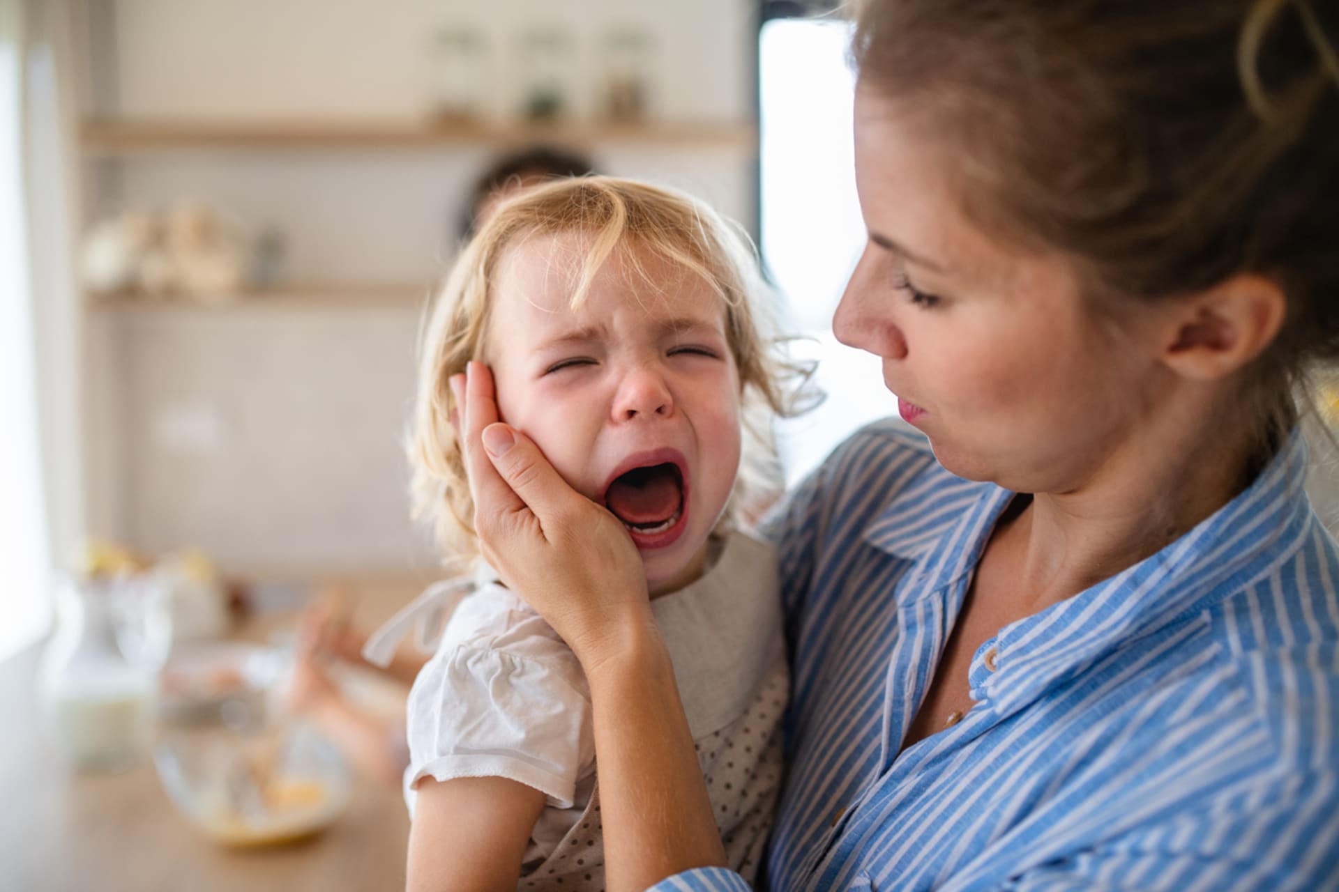 Co dělat, když se vaše dítě začne chovat špatně?