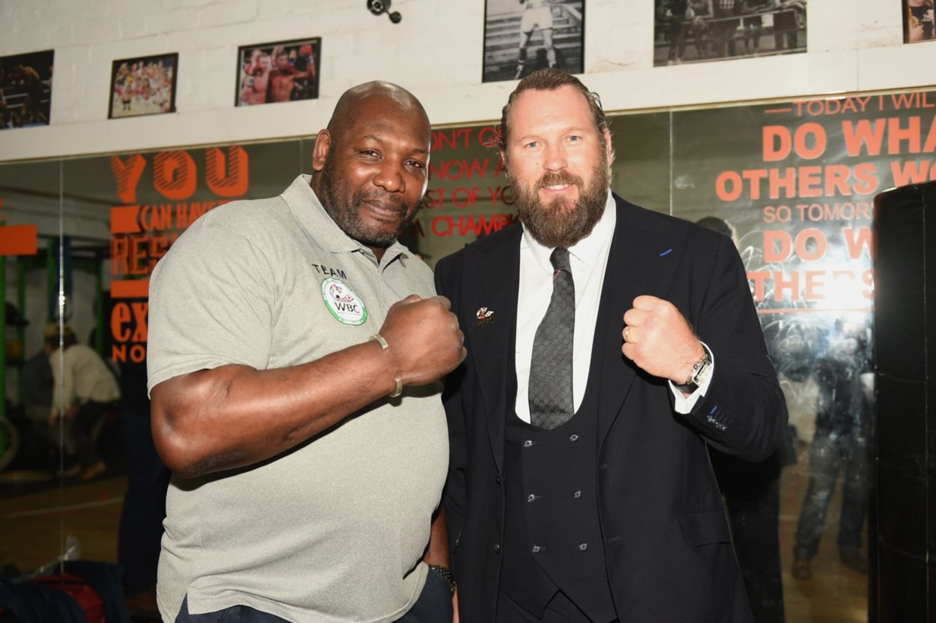 Julius Francis a další britský boxer Scott Welch na společné fotografii z roku 2019