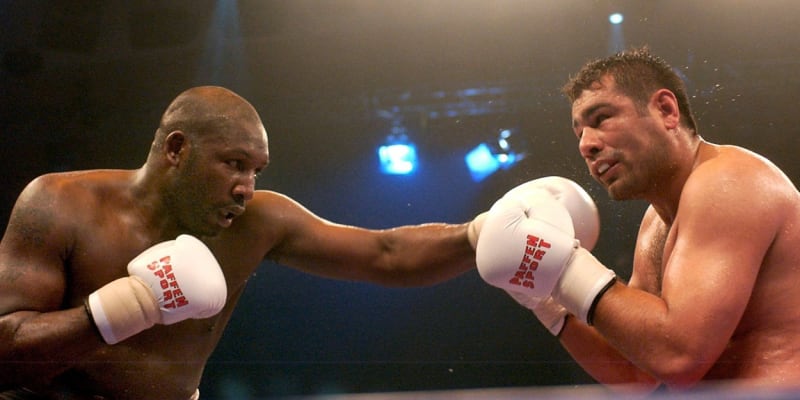 Julius Francis a turecký boxer Sinan Samil Sam se utkali v roce 2003 v německém Schwerinu