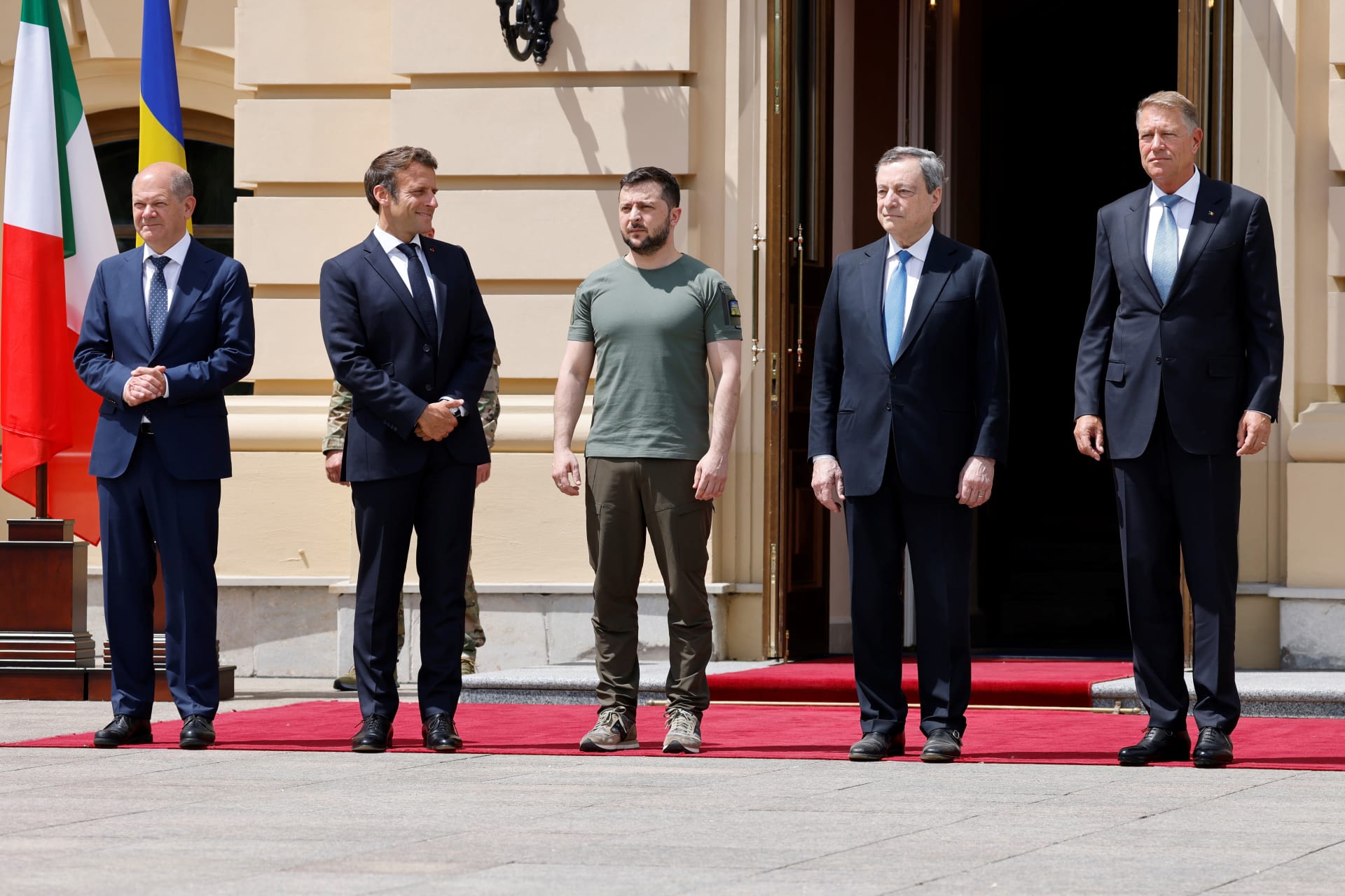 Lídři Francie, Německa, Itálie a Rumunska v Kyjevě podpořili, aby Ukrajina získala postavení kandidáta na členství v EU.
