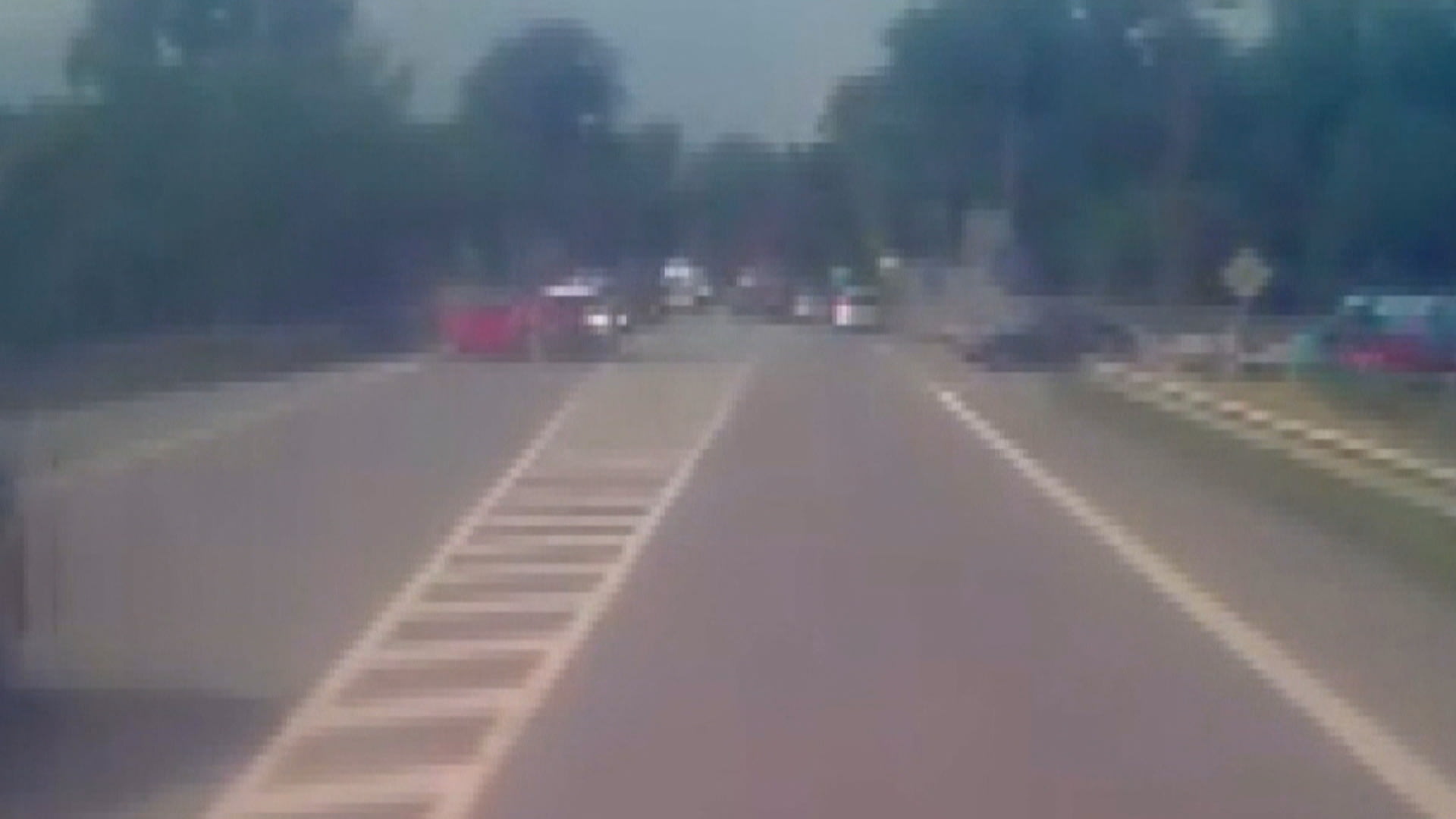 Na křižovatce ve Slavkově smetl auto s dvěma dětmi a ujel. Po řidiči pátrá policie.