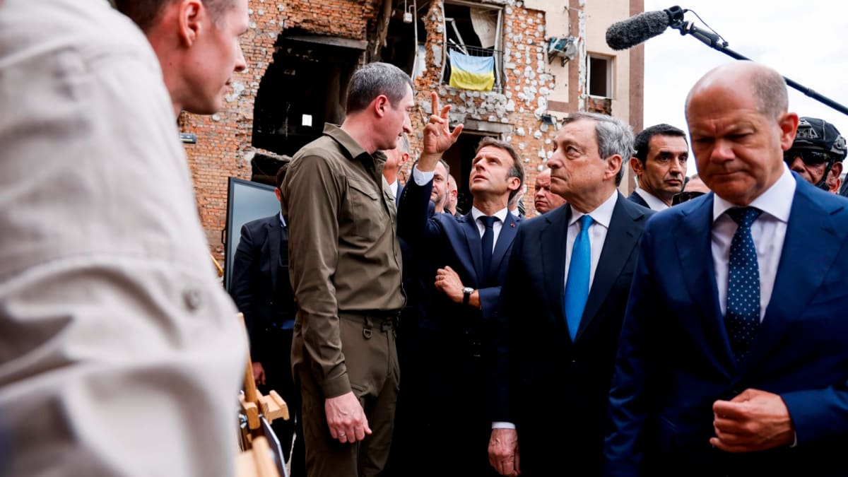 Emmanuel Macron, Olaf Scholz a Mario Draghi navštívili město Irpiň.