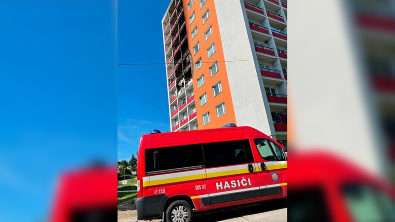 Při požáru ve výškovém domě v Handlové na Slovensku zemřeli čtyři lidé