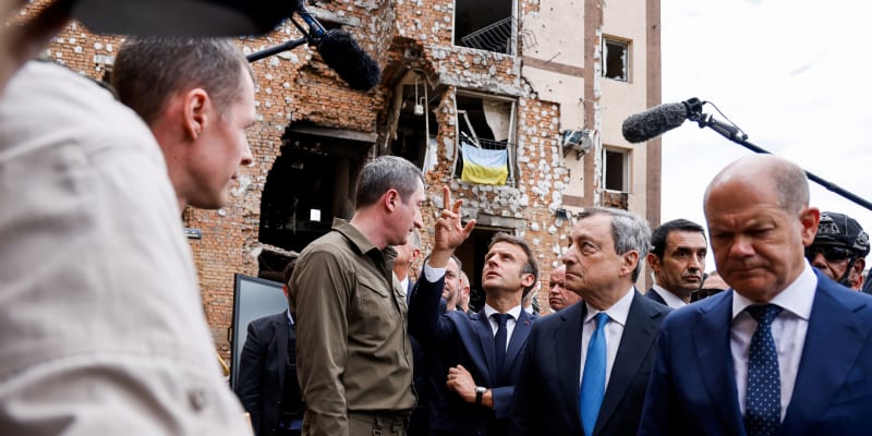 Emmanuel Macron, Olaf Scholz a Mario Draghi navštívili v červnu Ukrajinu.