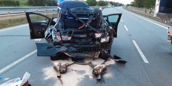 Nehoda u Koberovic na Pelhřimovsku uzavřela D1. Ve směru na Brno zasahovali záchranáři