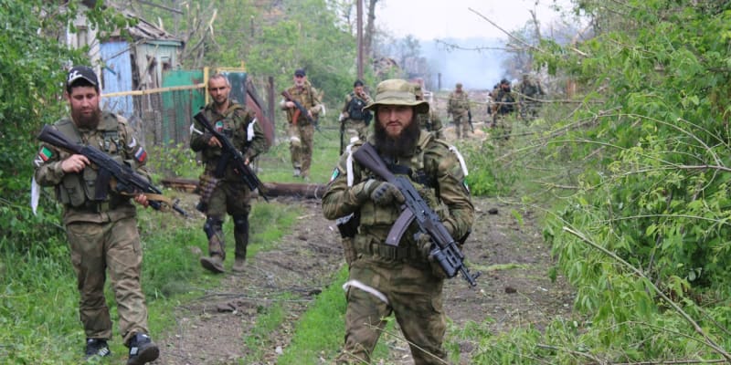 Čečenští bojovníci na východě Ukrajiny (29. 5. 2022)
