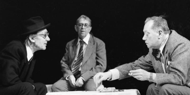 Josef Kemr na divadelních prknem s blízkým přítelem a kolegou Rudolfem Hrušínským