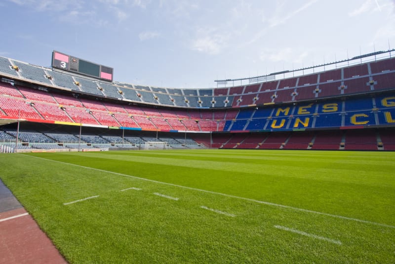 V Evropě může nejvíce fanoušků přijít do Barcelony na Camp Nou.